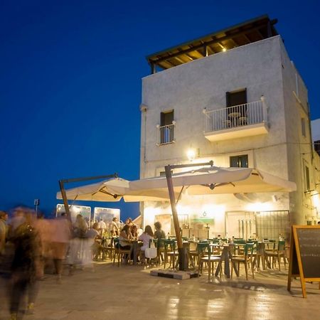 Casa Vacanze Antiche Mura E Poi Monopoli Exteriör bild