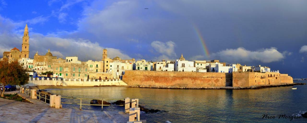 Casa Vacanze Antiche Mura E Poi Monopoli Exteriör bild