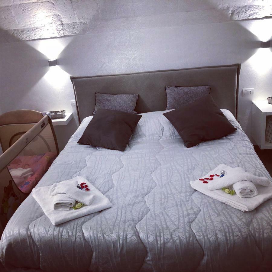 Casa Vacanze Antiche Mura E Poi Monopoli Exteriör bild
