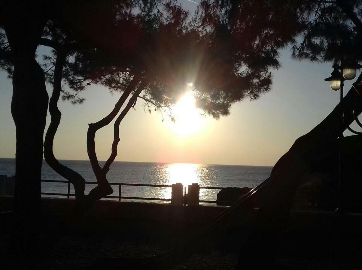 Casa Vacanze Antiche Mura E Poi Monopoli Exteriör bild
