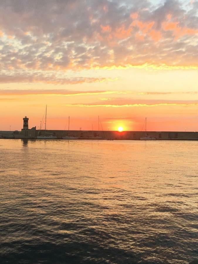 Casa Vacanze Antiche Mura E Poi Monopoli Exteriör bild