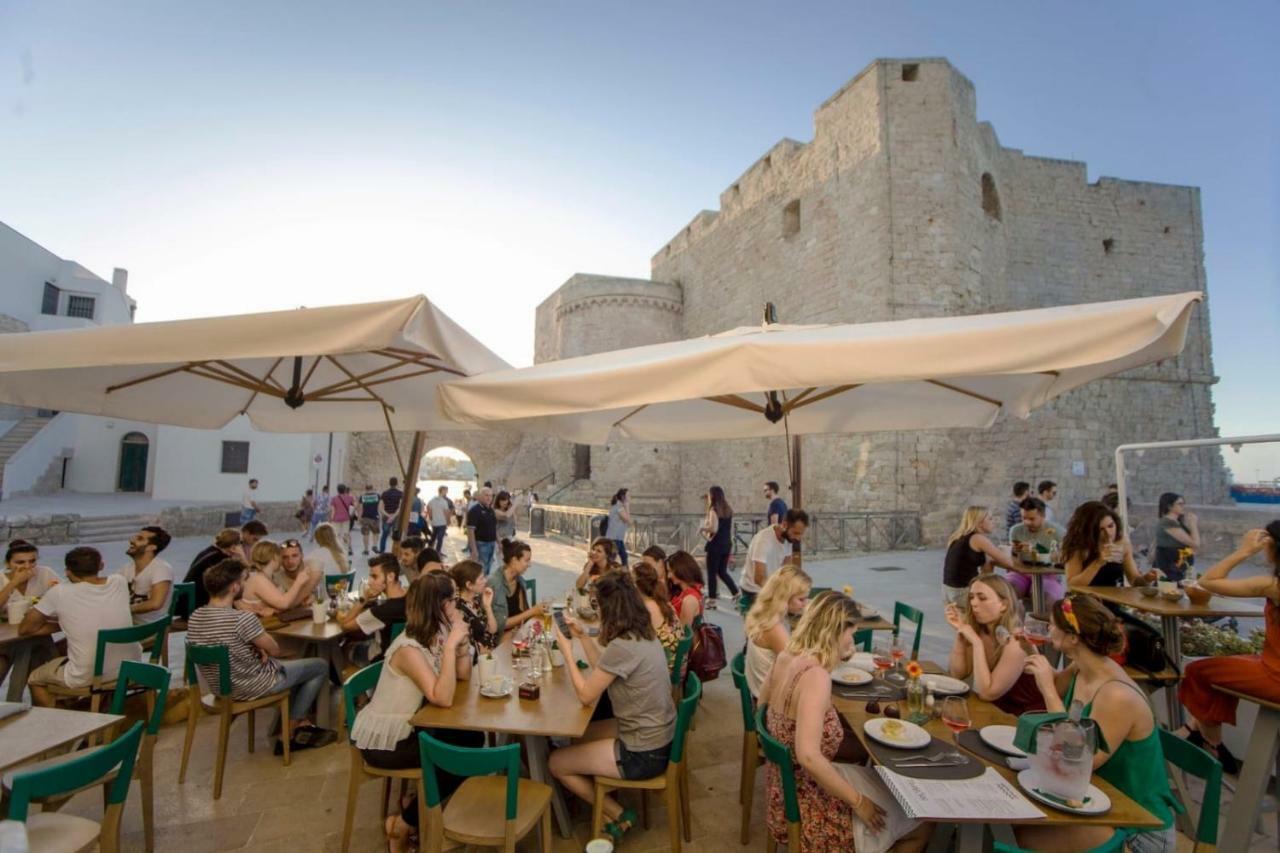 Casa Vacanze Antiche Mura E Poi Monopoli Exteriör bild