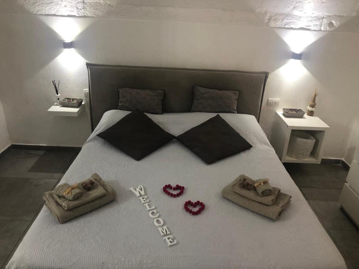 Casa Vacanze Antiche Mura E Poi Monopoli Exteriör bild